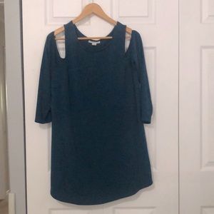 Absolutely stunning cold shoulder Motherhood Maternity Tunic!
